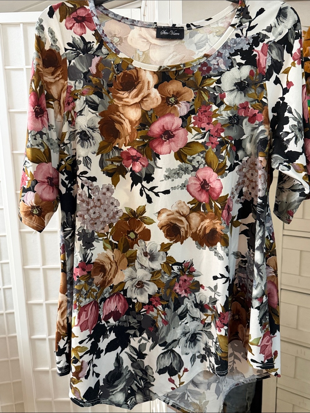 Cream Floral Scoop-Neck Women's Top